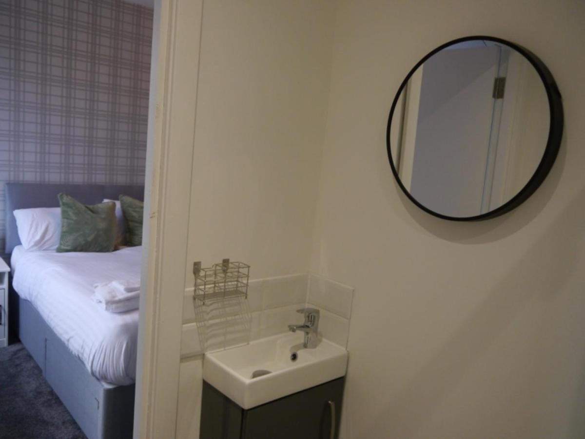 Caledonian Rooms Bellshill Eksteriør billede